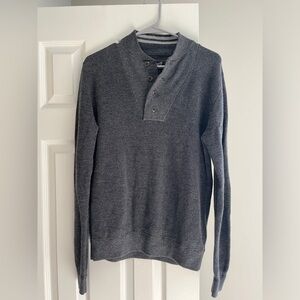 Grayers Clothiers Men’s Small 1/4 button-up pullover sweater.